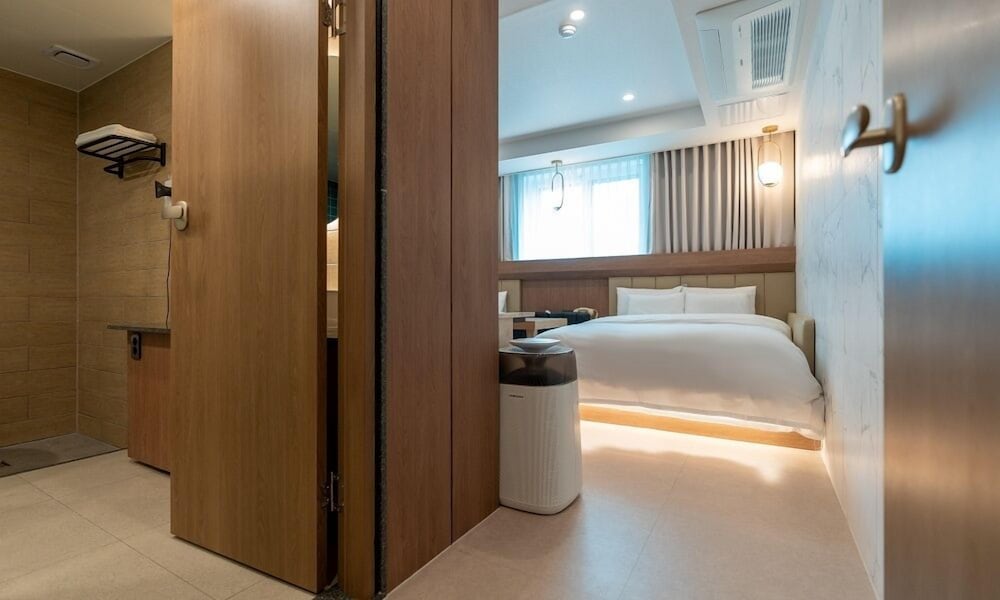 Jecheon Hound Hotel 48/50