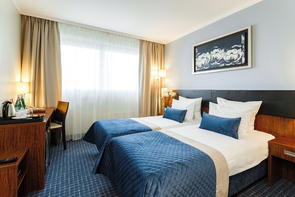 Avalon Hotel and Conferences 23/63