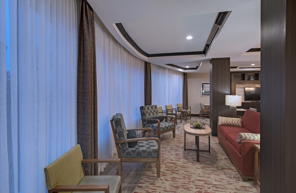 Holiday Inn Express Suites Austin Nw Four Points 33/51