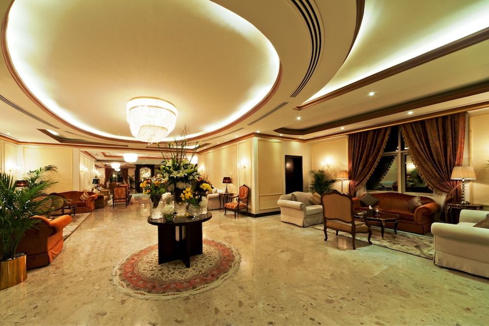 Magnum Hotel and Suites West Bay 42/54