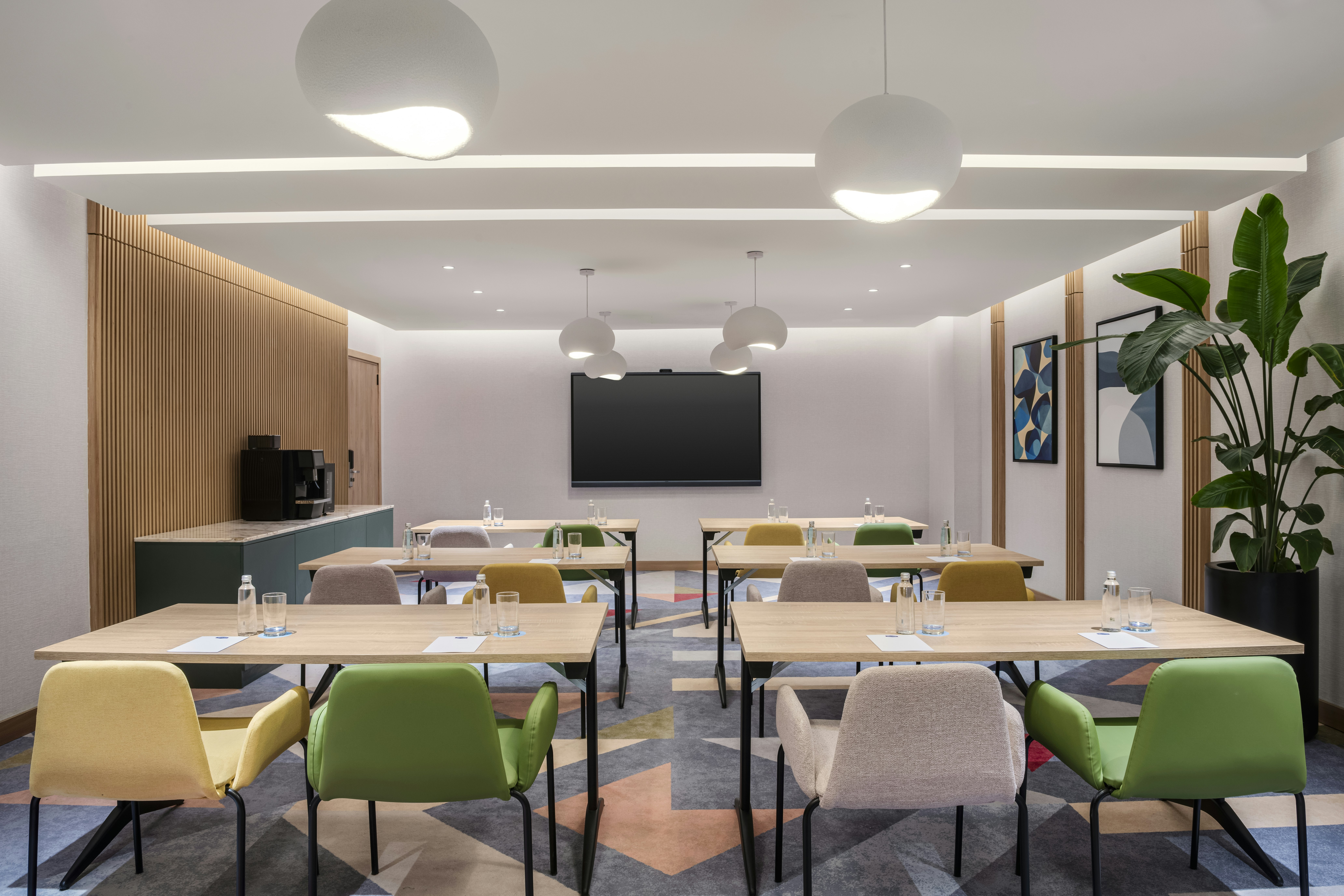 Hampton by Hilton Jeddah Souq7 35/40
