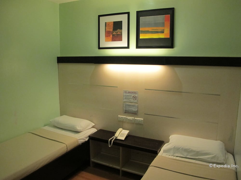 Sugbutel Family Hotel 50/50