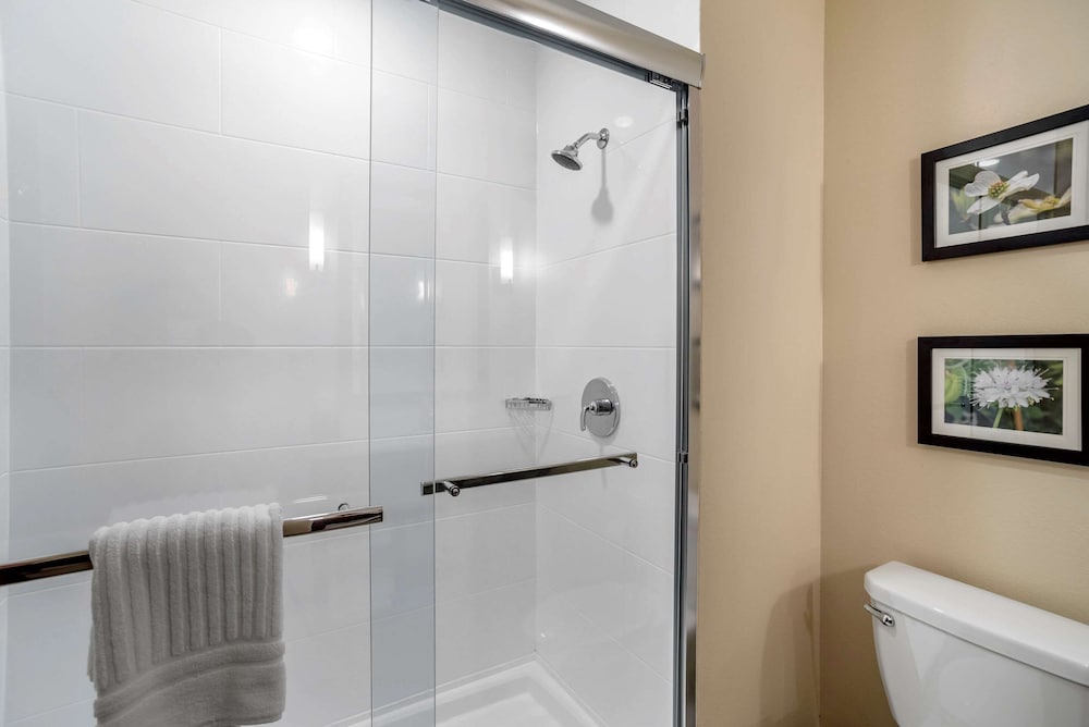 غرفة قياسية بسريرين كوين، Comfort Inn & Suites Winchester VA 5/5