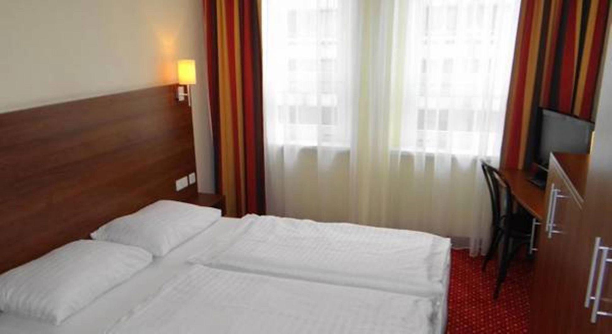Standard, Double Bed