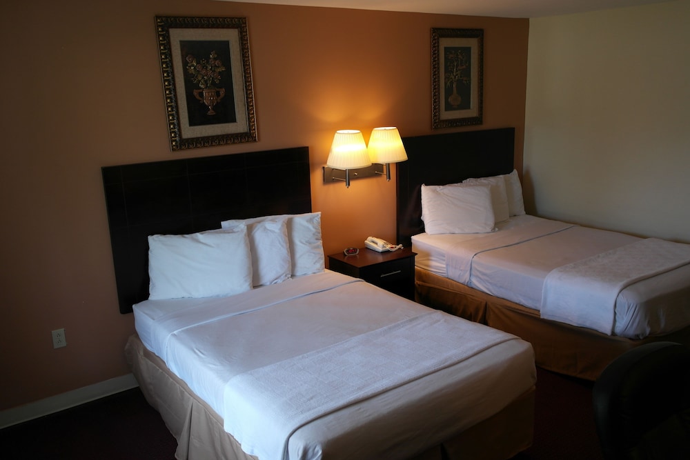 Crystal Inn Eatontown 17/41