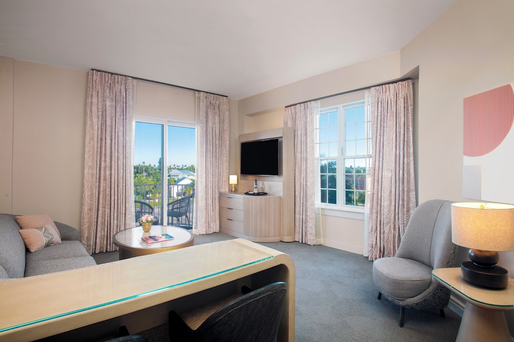 1 Bedroom, Suite, King Bed, Balcony, Bay Side