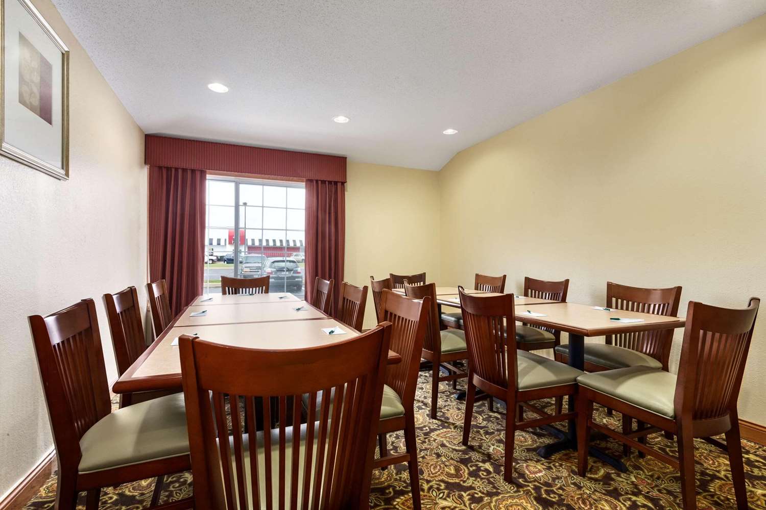 Country Inn & Suites by Radisson, Marion, OH 6/7