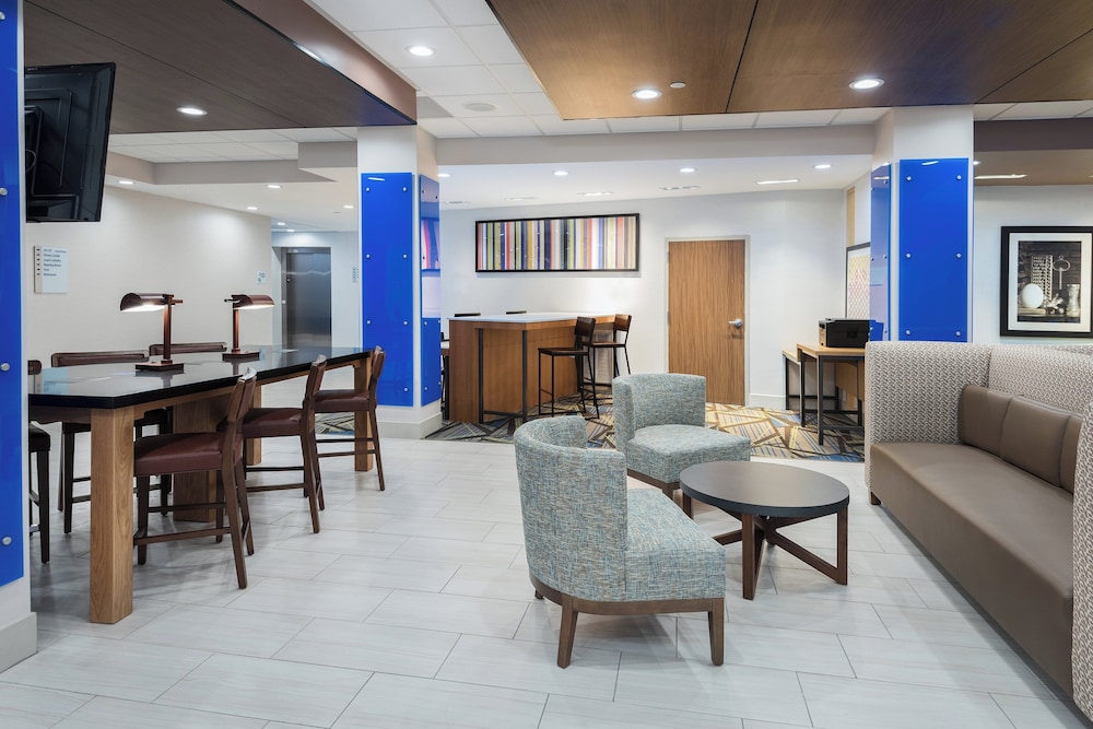 Holiday Inn Express & Suites Sugar Land SE - Missouri City 43/65