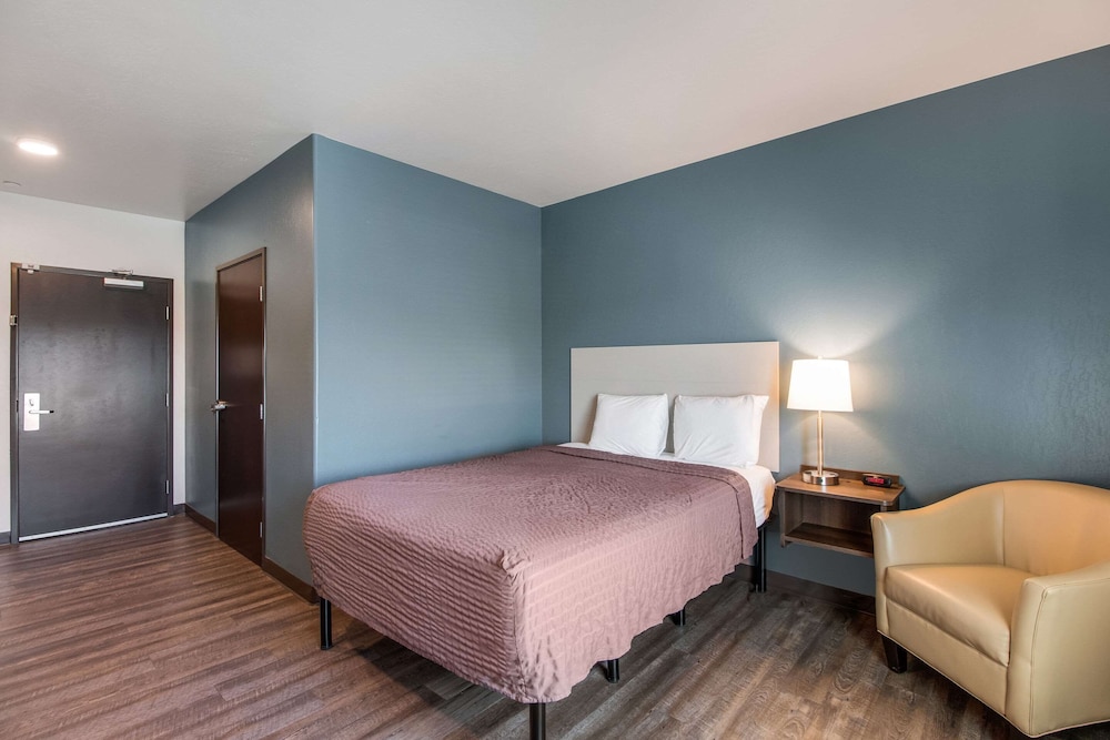 ROOM, QUEEN BED, ACCESSIBLE