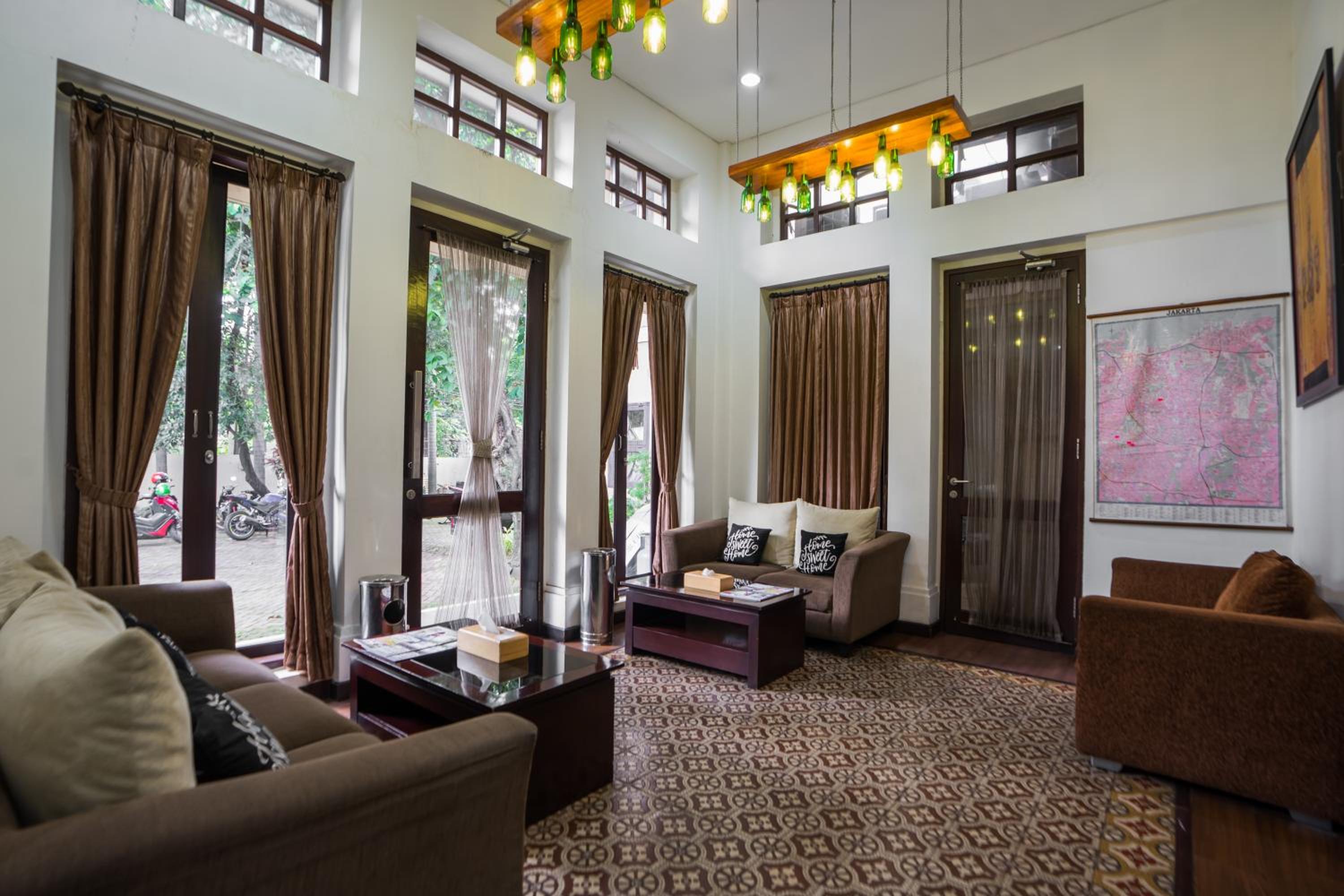 Jambuluwuk Heritage Menteng Suites 22/36
