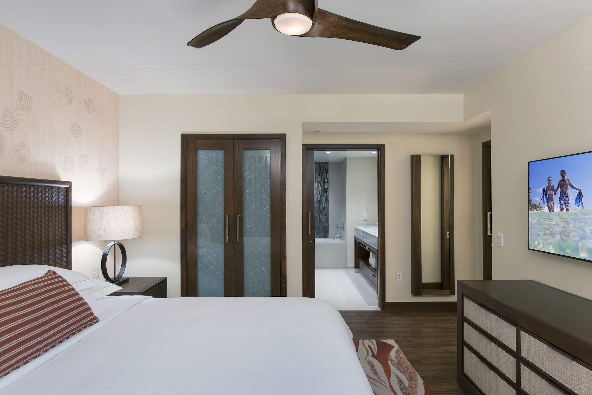 1 Bedroom, Ocean, Luxury, Suite, King Bed, Accessible