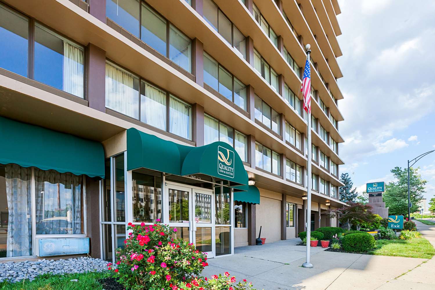 Quality Inn & Suites Cincinnati Downtown Area 32/32