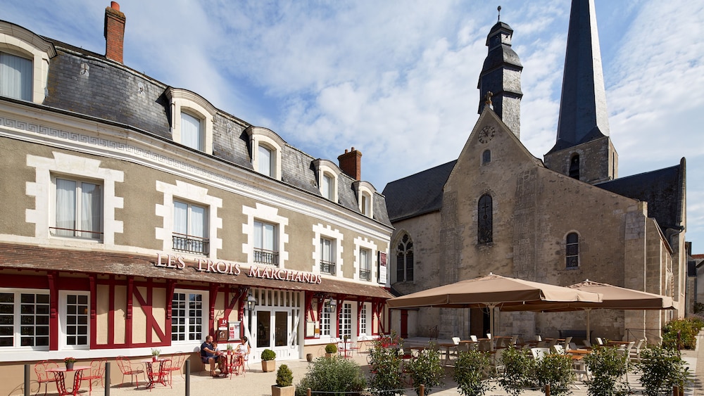 Le Relais Des Trois Chateaux 54/55