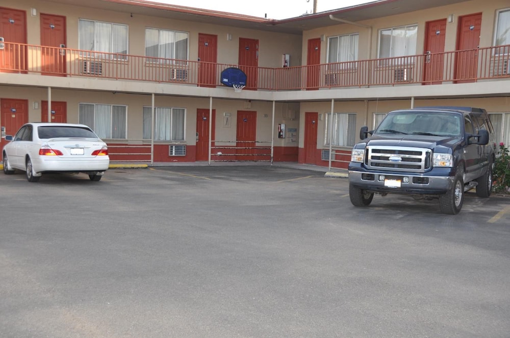 Budget Inn 31/38