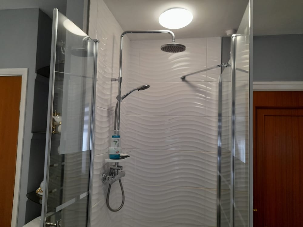 Gayton B&amp;B 20/20
