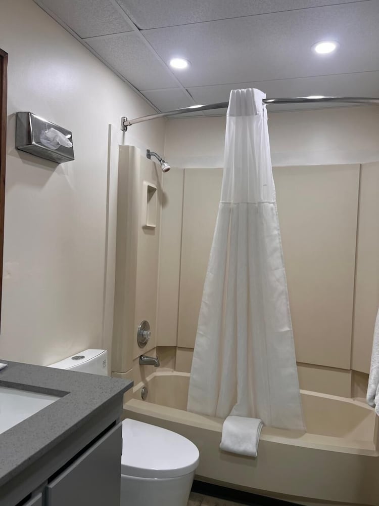 SureStay by Best Western Smithers 51/57
