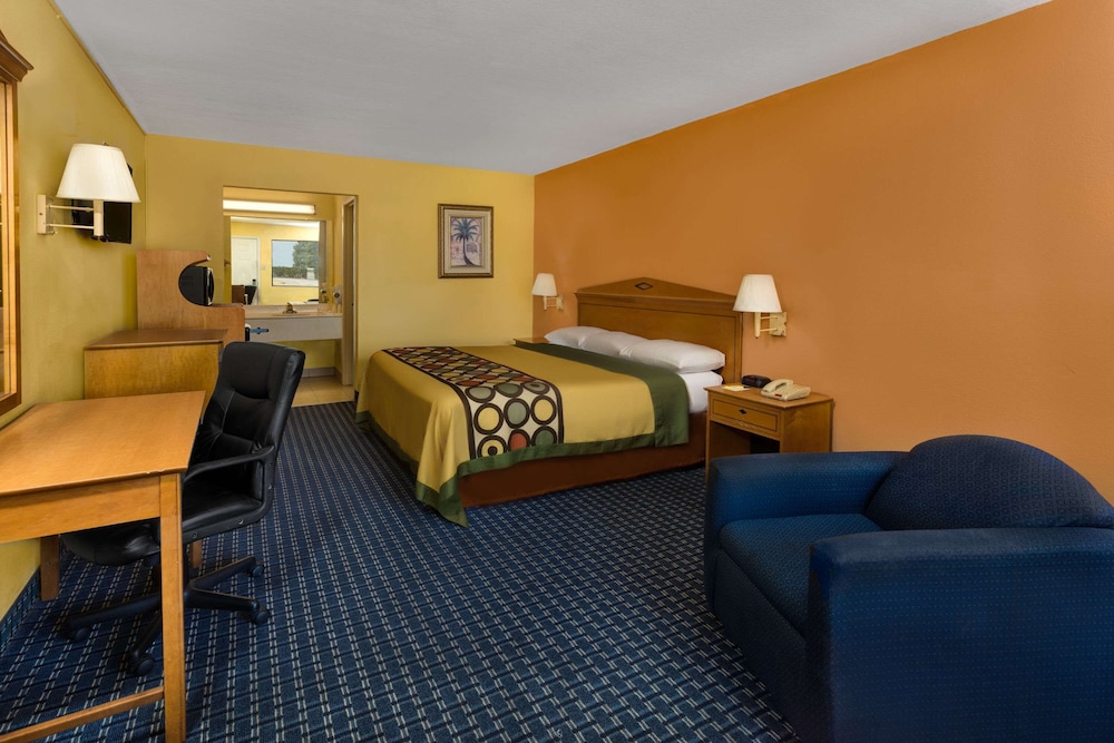 Super 8 By Wyndham Breaux Bridge 8/15