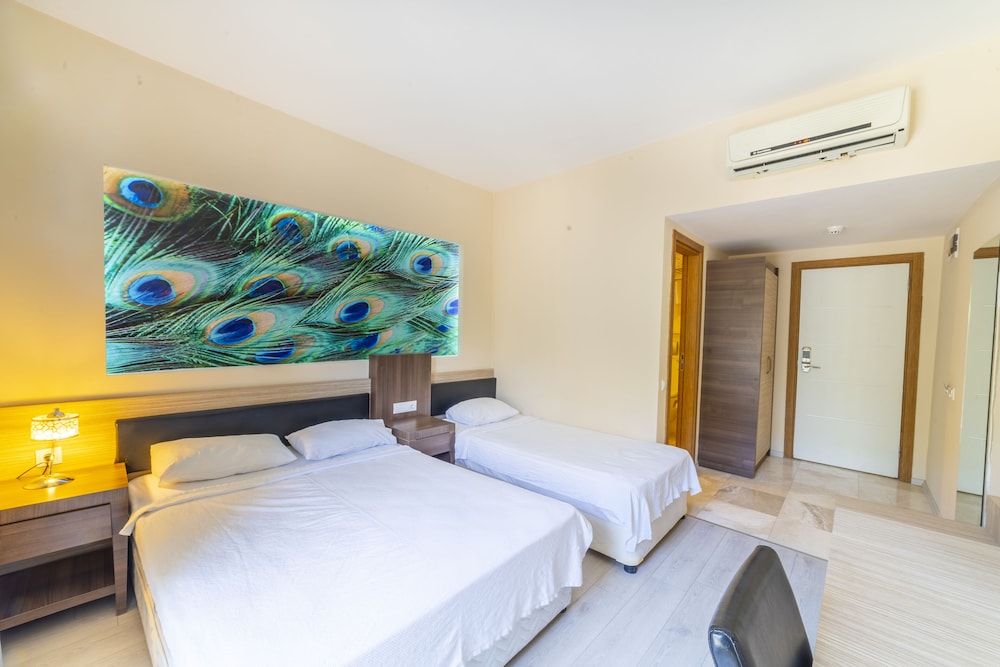 Cengiz Kaan Hotel 11/30