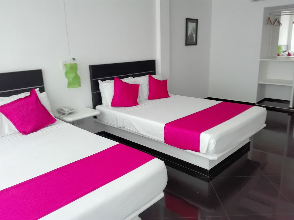 Hotel Paraiso Estudios 3/28
