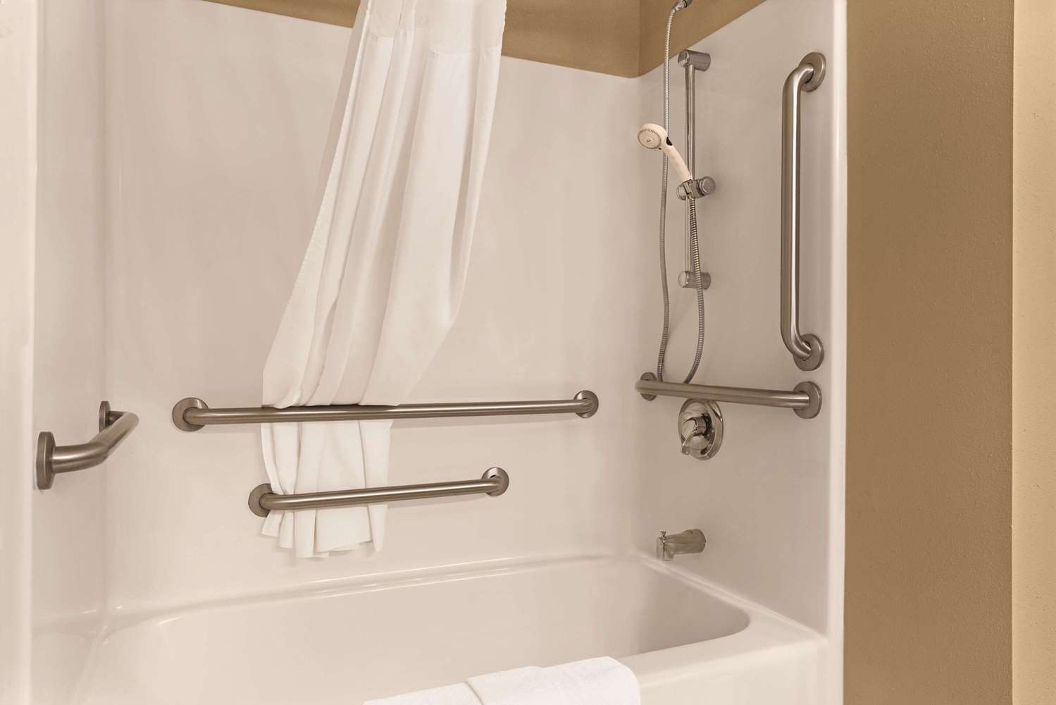 Country Inn & Suites by Radisson, Albert Lea - Austin 35/35