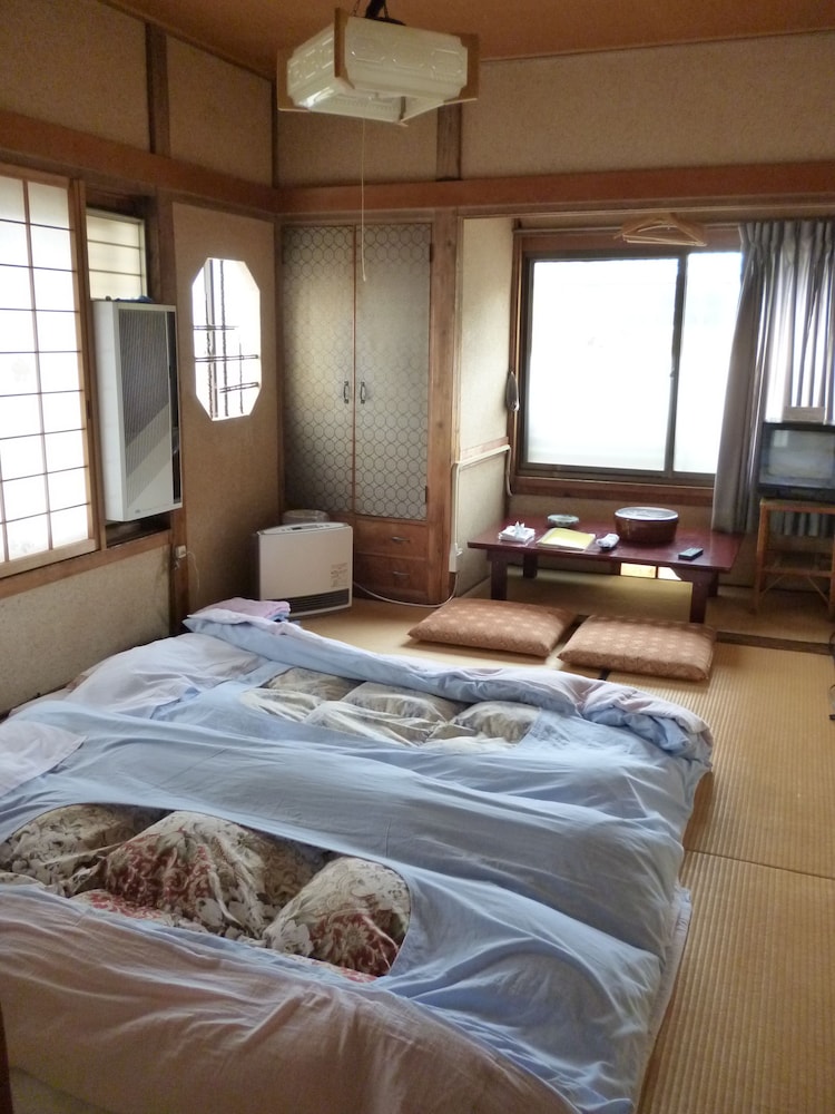 DELUXE, TWIN BEDS