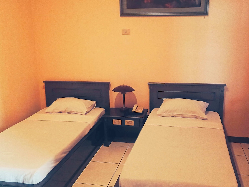 OYO 2495 Hotel Wijaya 23/50