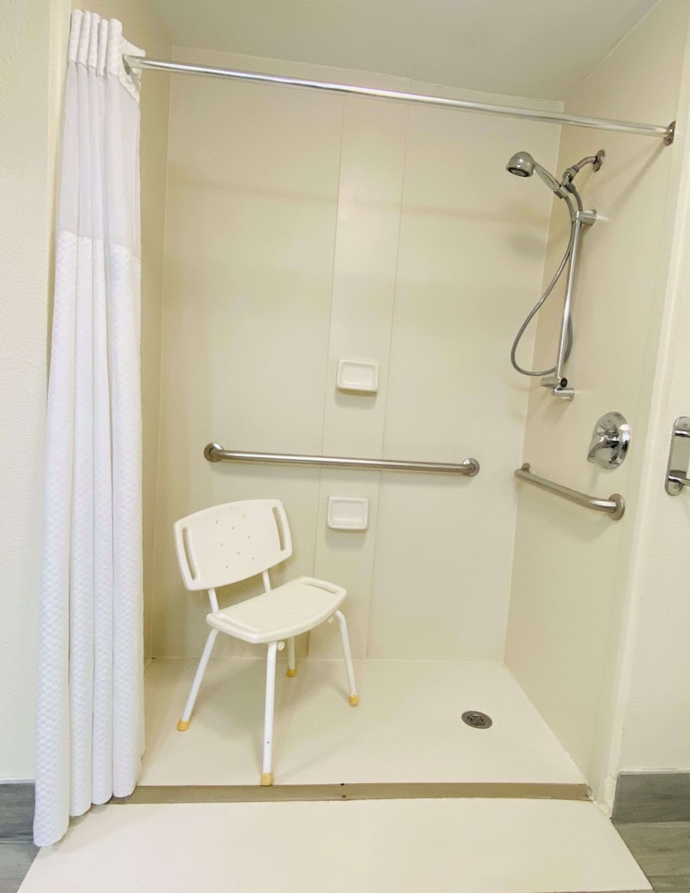 Best Western Plus Hotel Lewisville Flower Mound 13/40