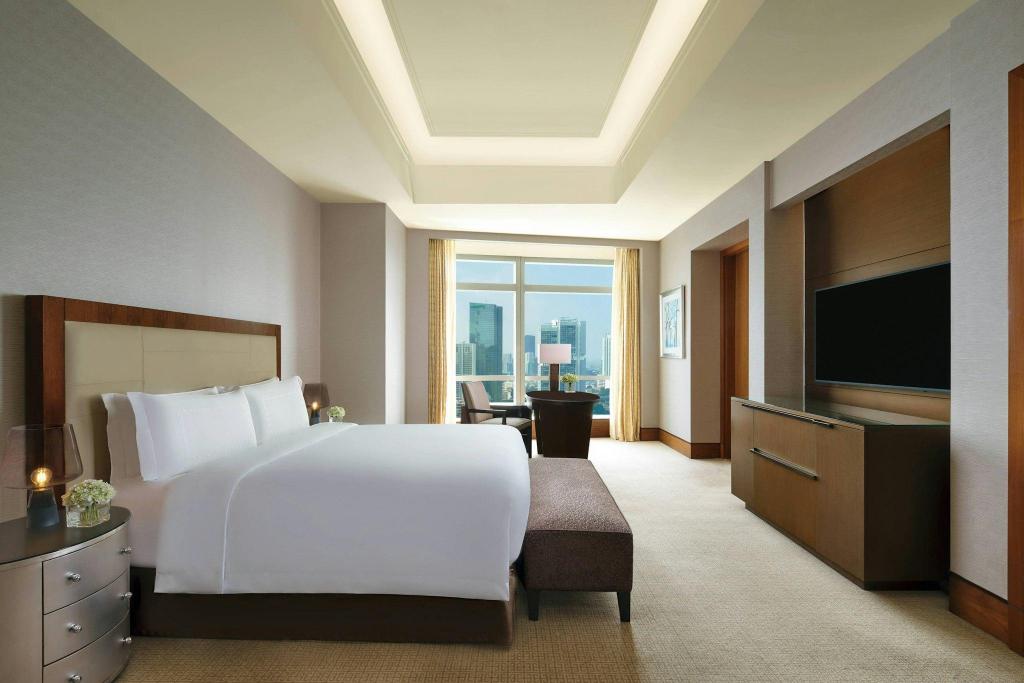 The Ritz, Suite, King Bed, City View, Club Lounge Access