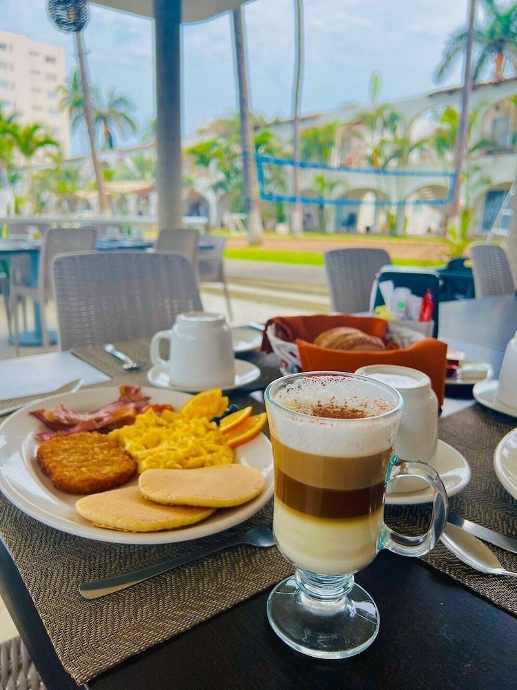 Los Picos Hotel & Suites Bucerias 33/50