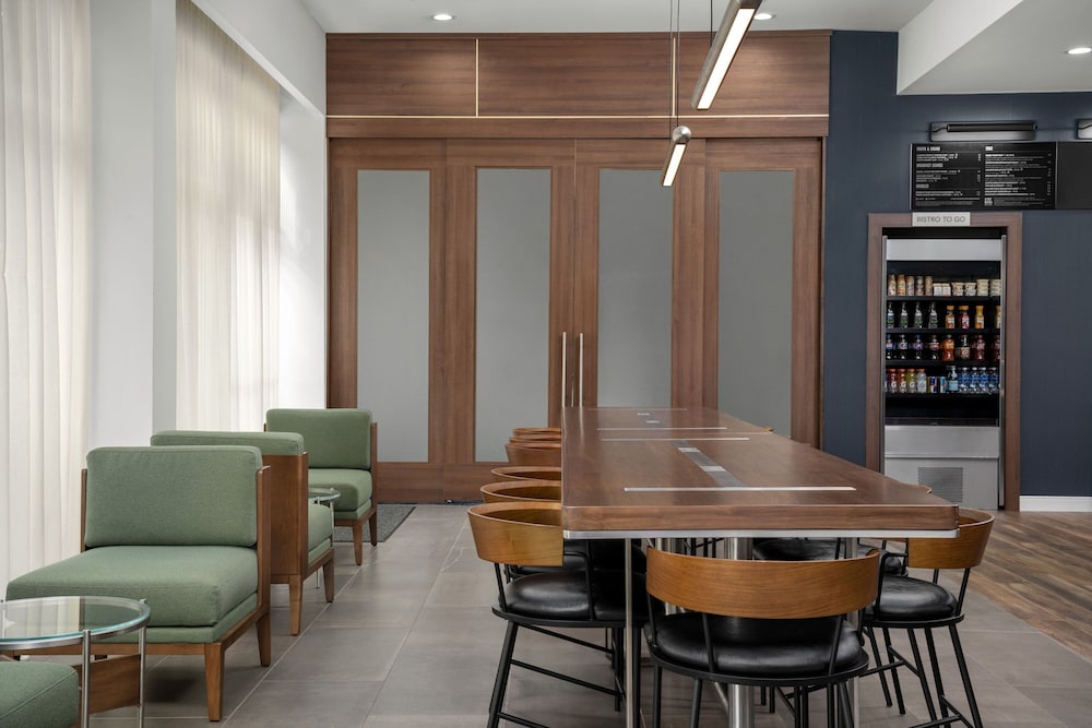 Courtyard by Marriott Northport 17/30