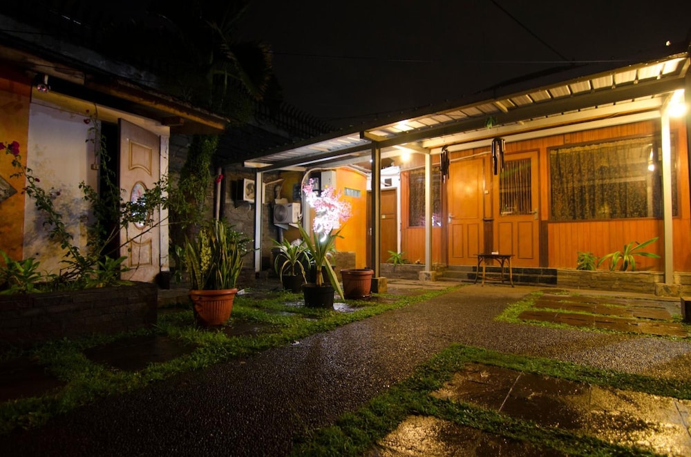 Fora Guest House Taman Lingkar photo1