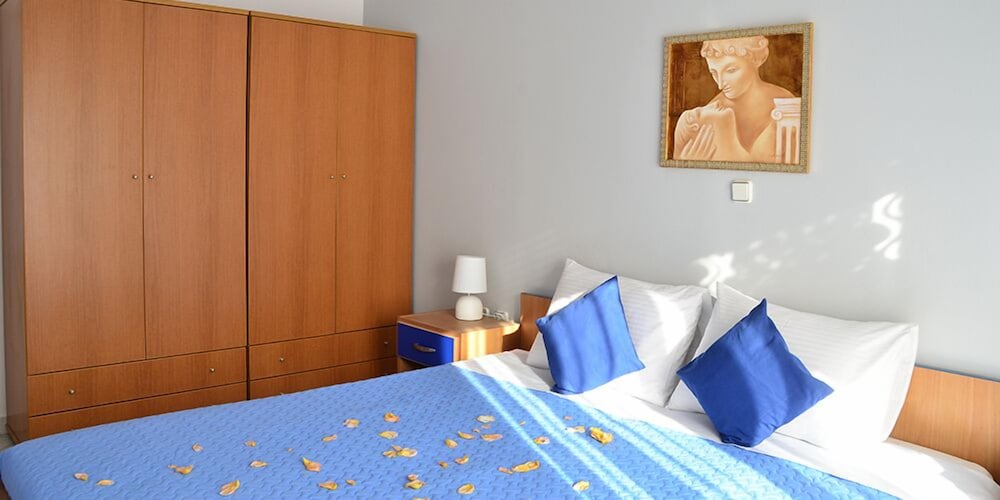 1 BEDROOM, DELUXE, APARTMENT, GARDEN AREA