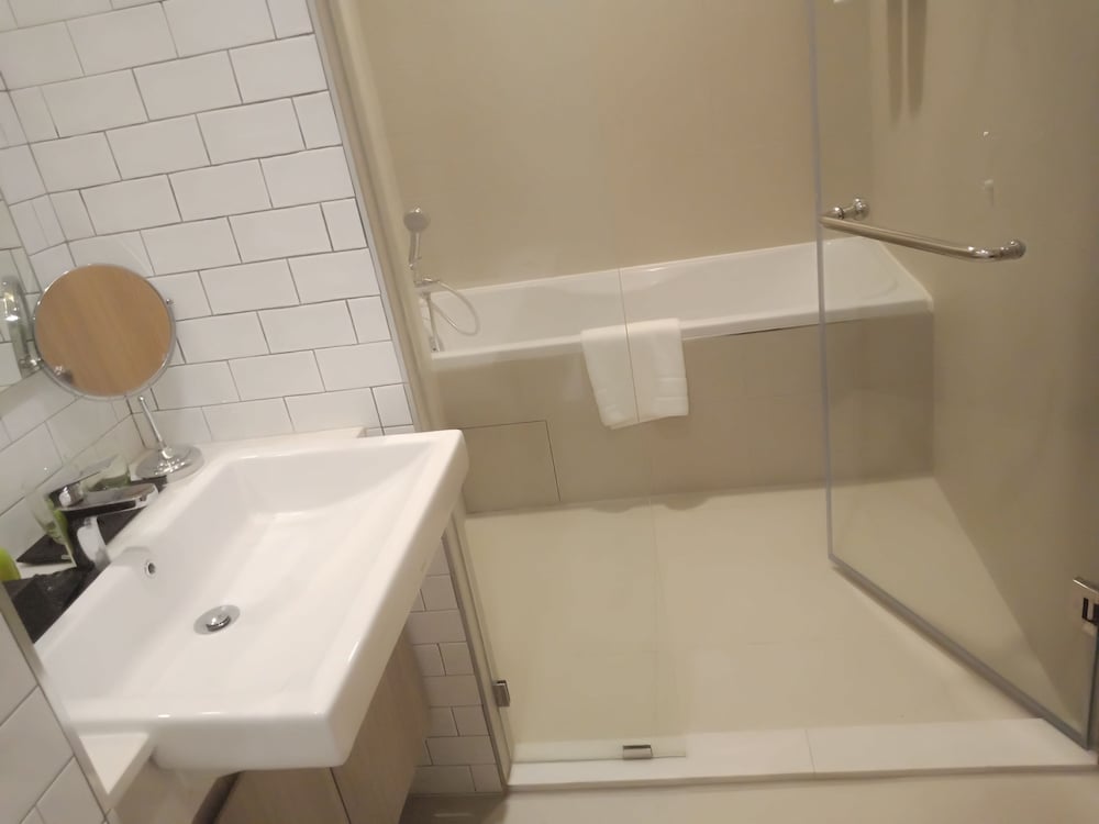 Oakwood Hotel Residence Sri Racha 19/83