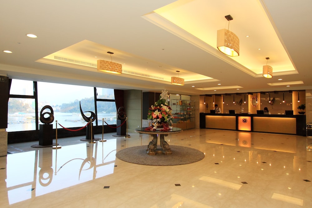 Sun Moon Lake Hotel 8/74