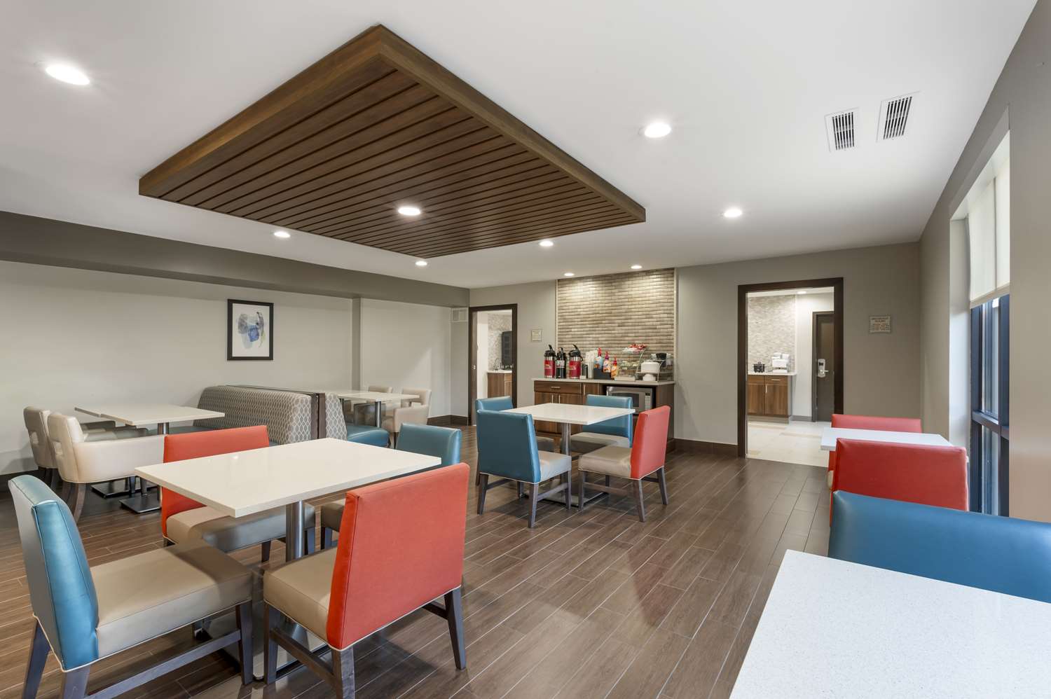 Best Western Plus Lafayette Hotel University Area 15/24