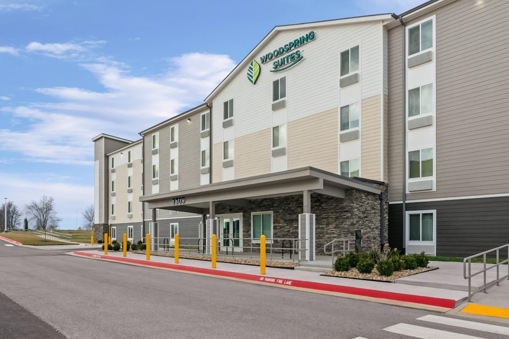 WoodSpring Suites Rogers Bentonville 40/51