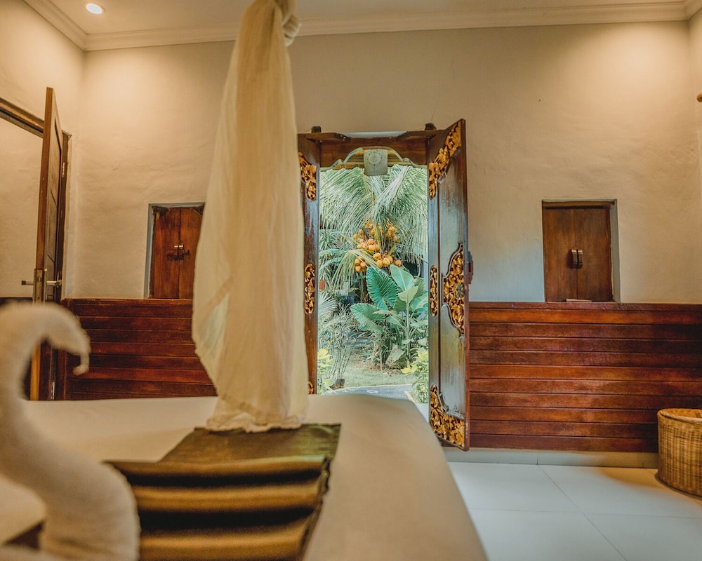 THE TANIS BEACH RESORT NUSA LEMBONGAN 4/27