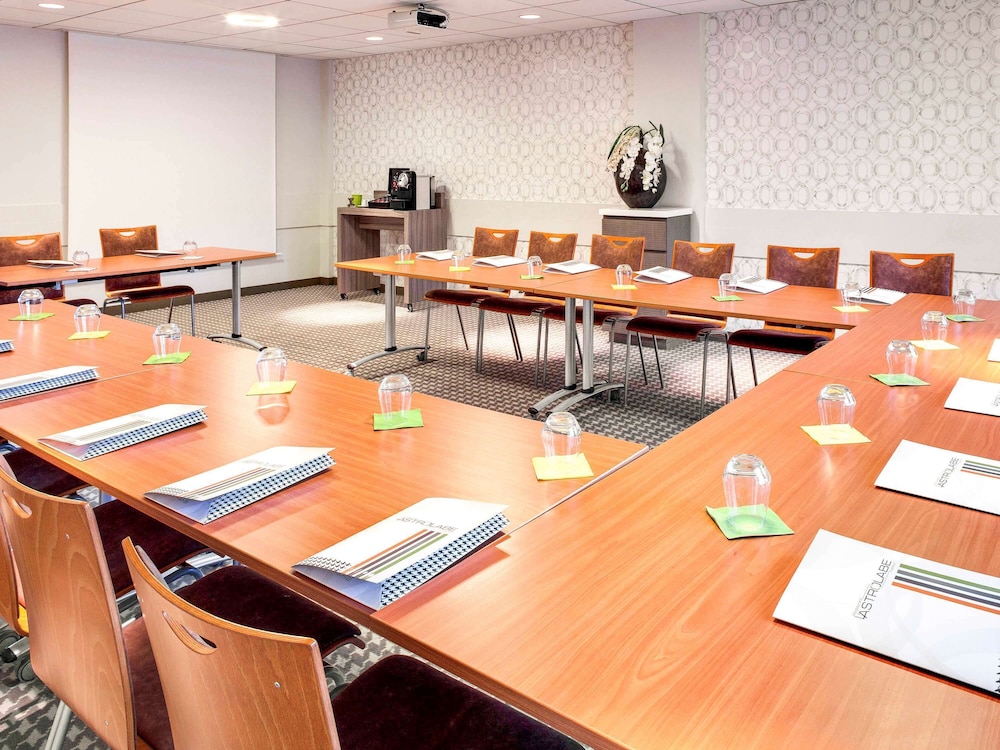 ibis Styles Clermont Ferrand Le Brezet Aeroport 61/69