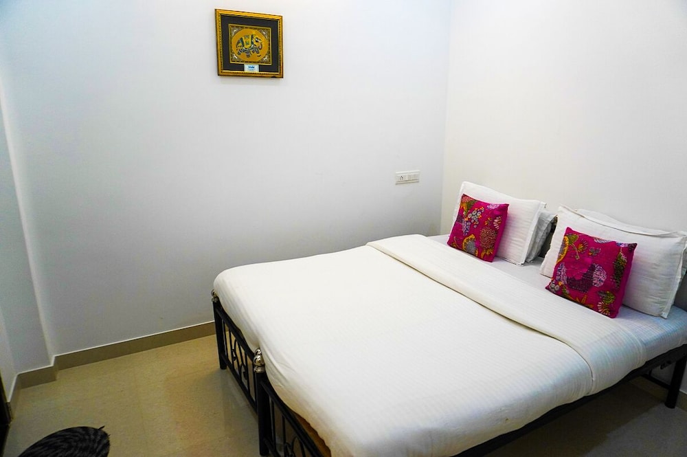 Budget, King Bed, No Window, Building B