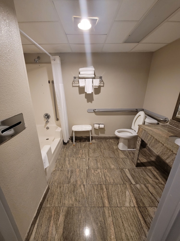 SureStay Plus Hotel by Best Western McGuire AFB Jackson 16/40