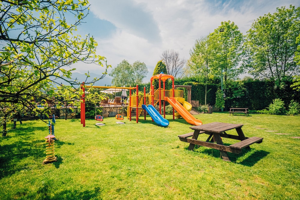 Cayir Cimen Tatil Evleri 30/65