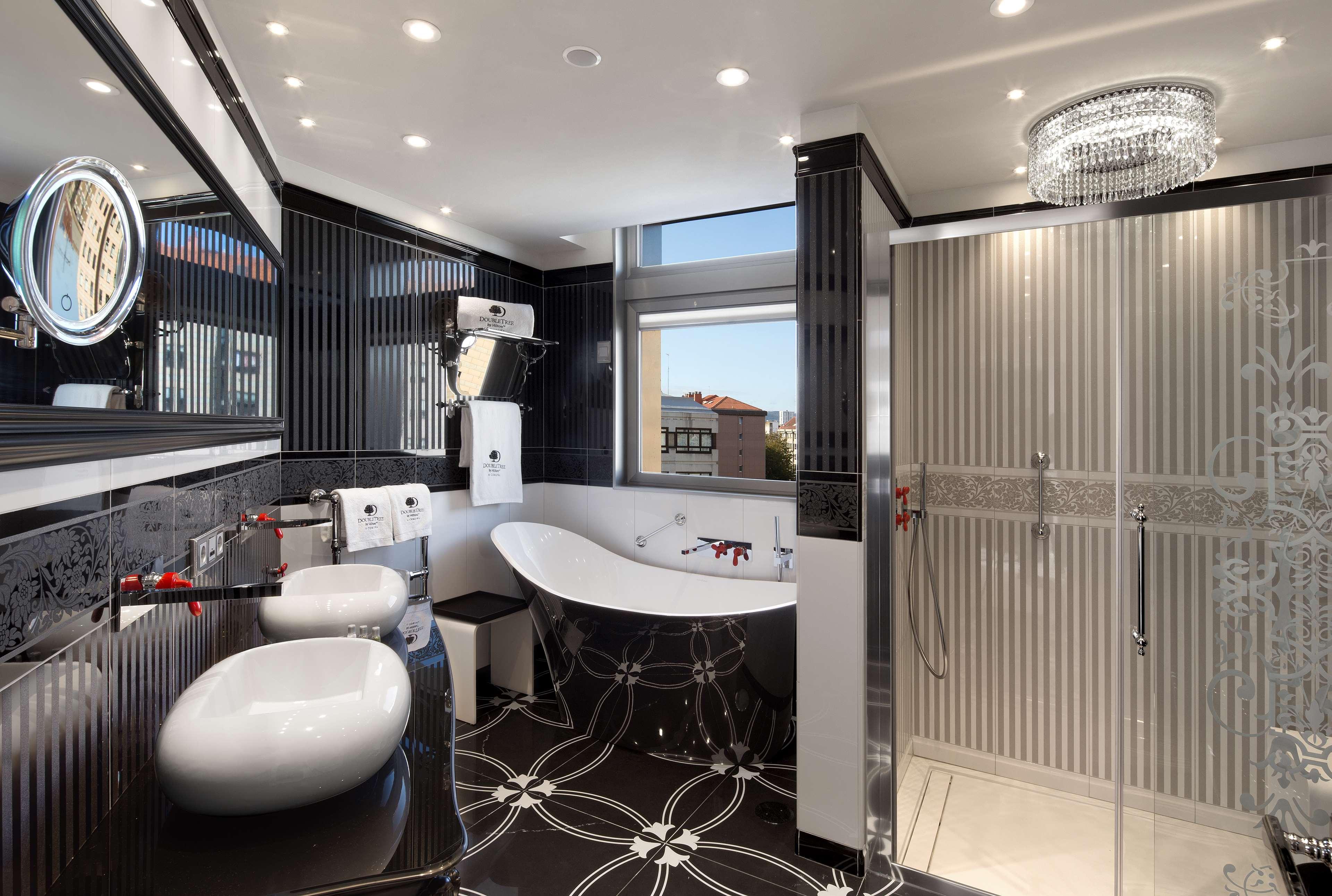 1 BEDROOM, SUITE, KING BED