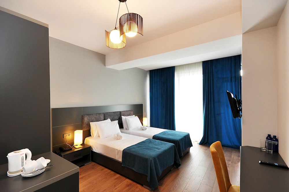 Jazz Hotel 12/42