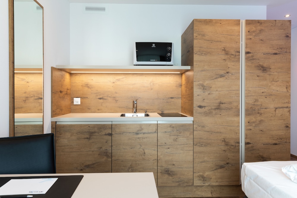 Jet Hotel Zurich Airport 37/45