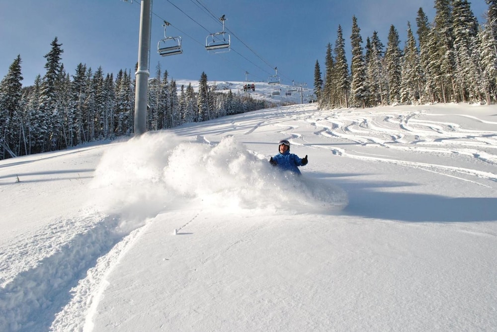 Fernie Slopeside Lodge 11/20