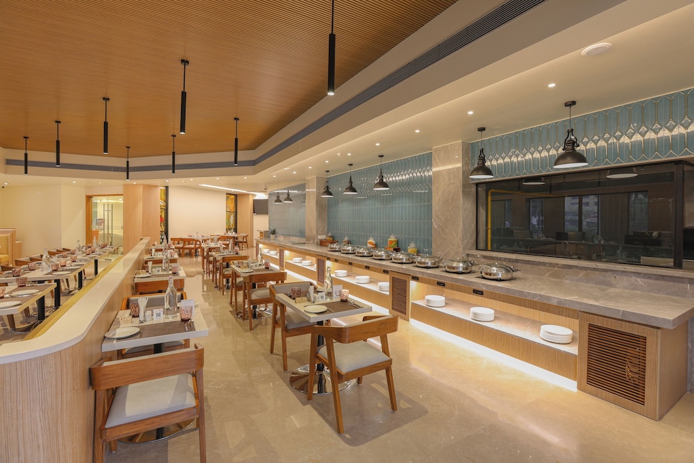 Lemon Tree Hotel Chinchwad Pune 43/56