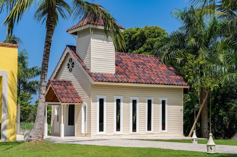 Tropical Deluxe Princess - All Inclusive in PUNTA CANA