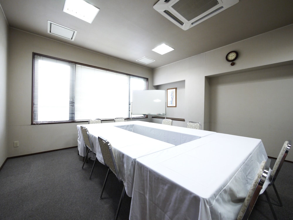 Hotel Route-Inn Court Yamanashi 34/37