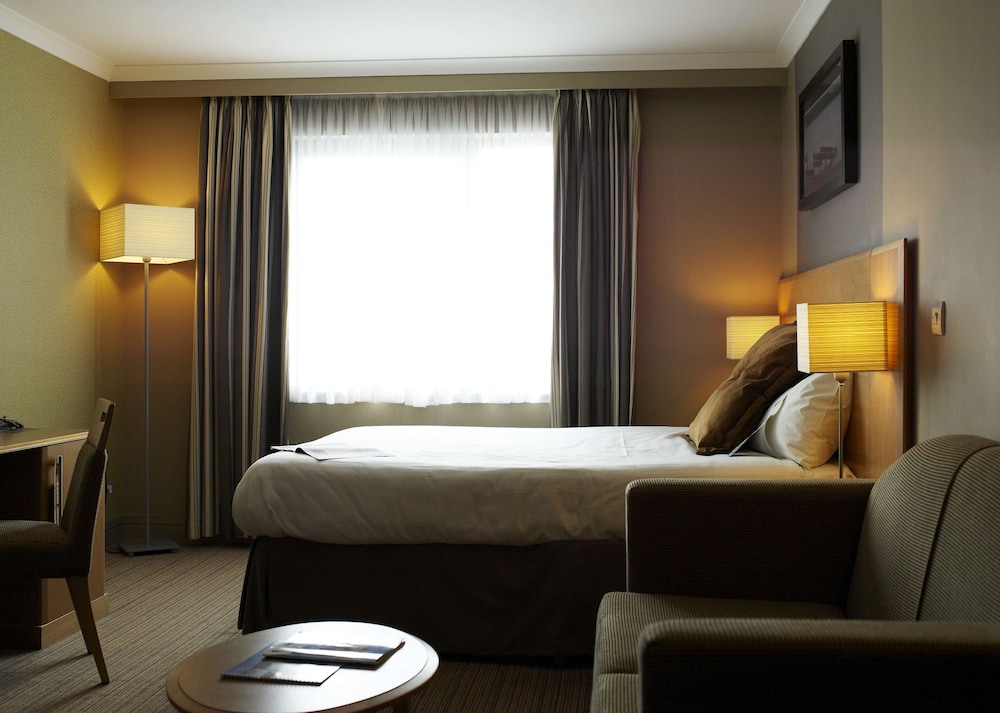 Village Prem Swansea Hotel Leisure Club 7/61