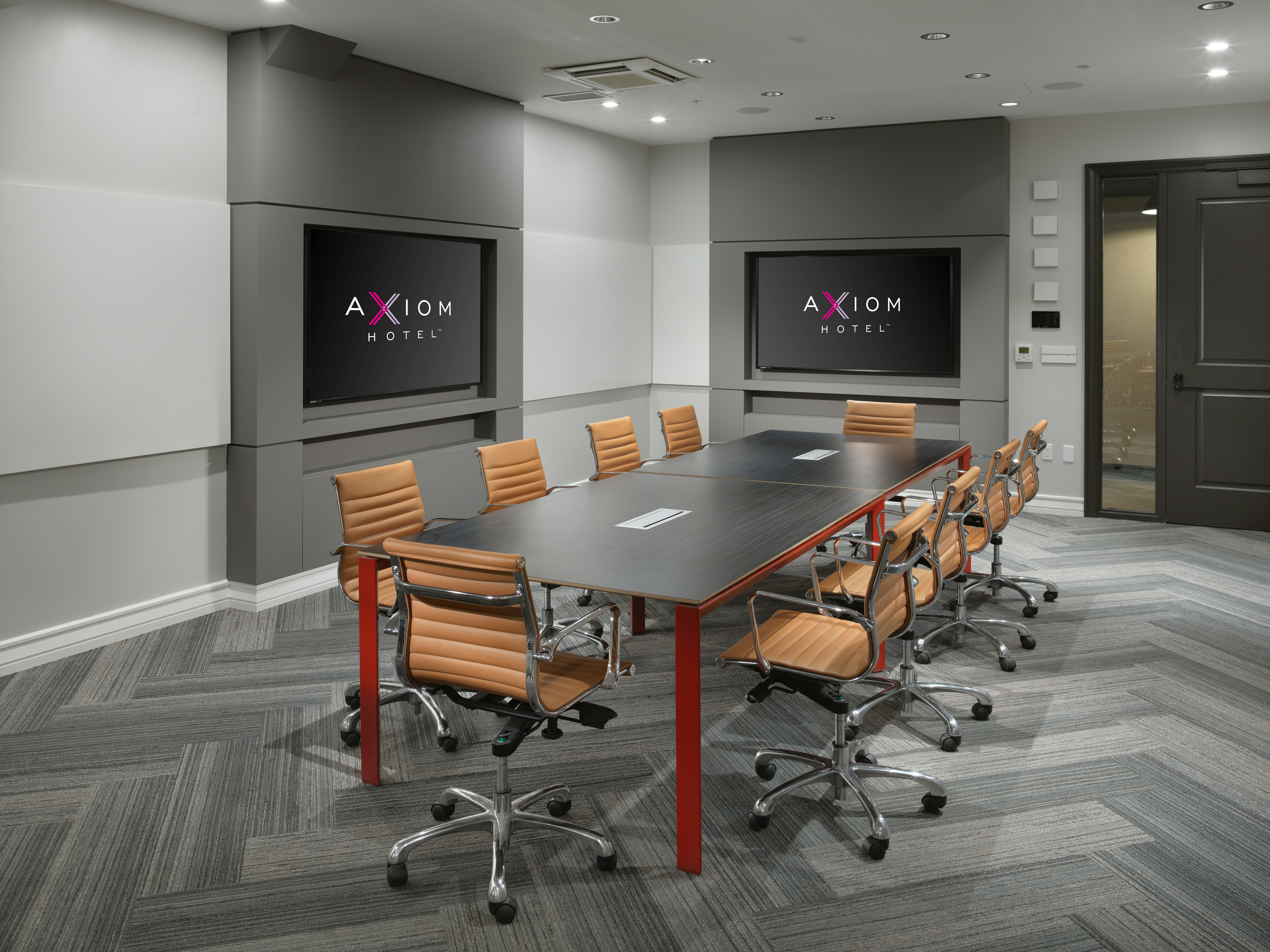 Axiom Hotel 61/76